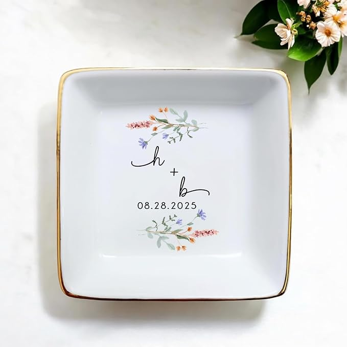 Custom Wildflower Engaged Ring Dish, Personalised Floral Trinket Dish, Ring Holder Engagement Gifts for Couples Newly Engaged, Jewelry Tray Gift for Her Bride Wife Bestie