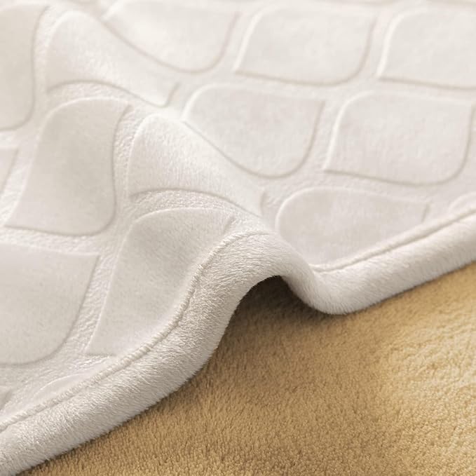 fuguitex Waterproof Dog Blanket Bed Cover Dog Crystal Velvet Moroccan Fuzzy Cozy Plush Pet Blanket Throw Blanket for Couch Sofa(30 * 70 inch, Cream+Sand)