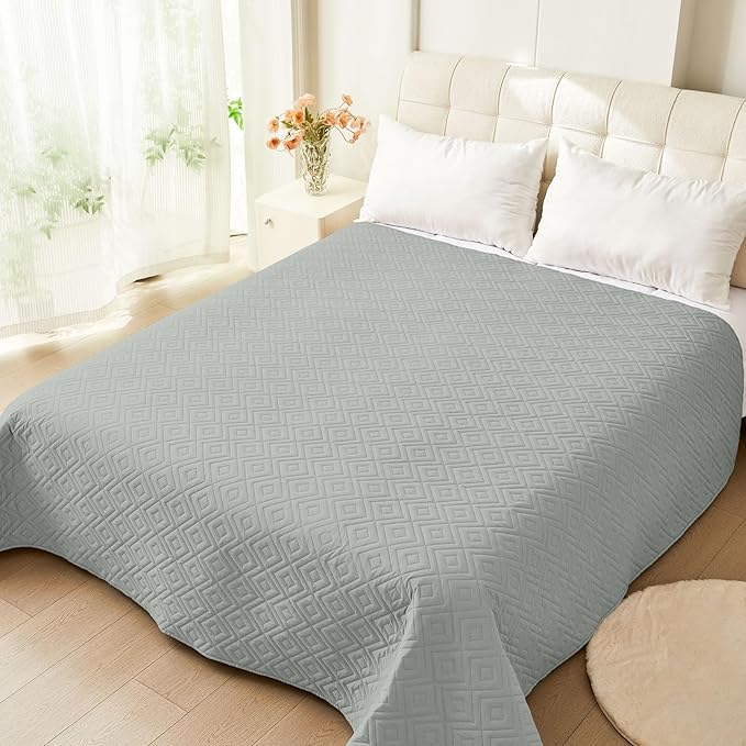 hyha Waterproof Dog Blanket, Soft Dog Bed Cover Pet Blankets, Waterproof Sofa Couch Cover for Dogs Washable, Reversible Pet Couch Covers for Sofa Furniture (82x120 Inch, Grey/Dark Grey)
