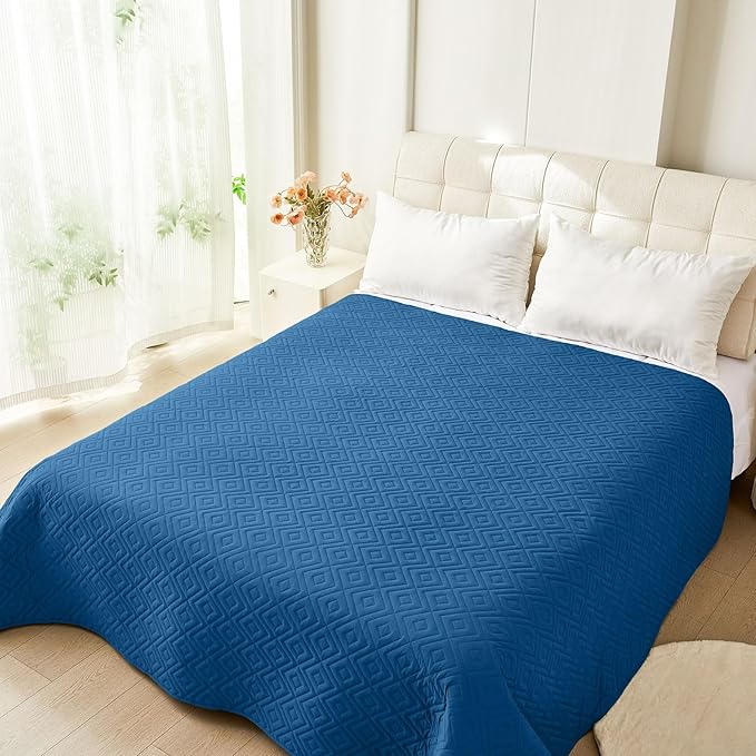 hyha Waterproof Dog Blanket, Soft Pet Bed Blankets, Waterproof Sofa Couch Cover for Dogs Washable, Reversible Pet Couch Covers for Sofa Furniture (82x82 Inch, Navy Blue/Blue)