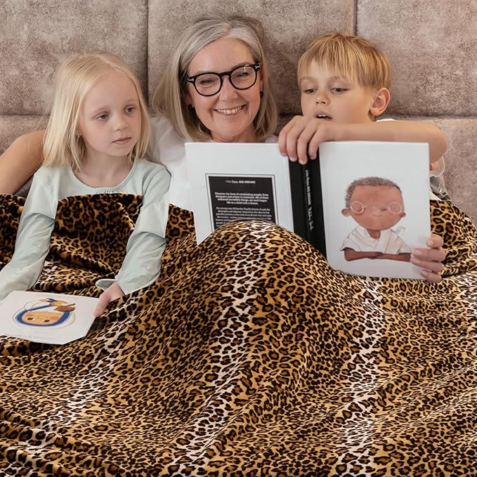 Bnuitland Leopard Print Flannel Twin Size Blanket with Storage Pouch for Bed Sofa Couch Travel, 300 GSM Double Sided Super Soft Fuzzy Fluffy Cheetah Print Blanket for Adults and Kids, 60x80 inch